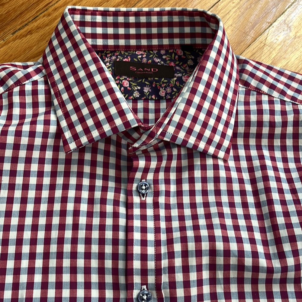 Sand shirt for contemporary men size L from Copenhagen